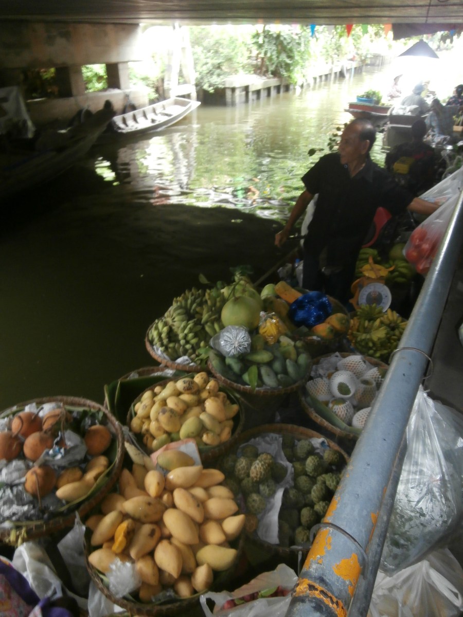 Khlong Lat Mayom Floating Market