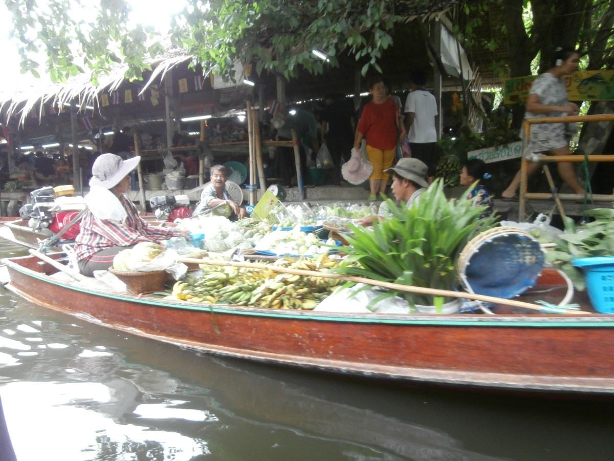 Khlong Lat Mayom Floating Market